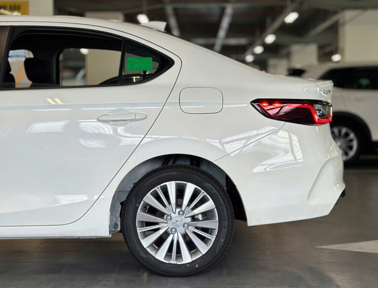 Đánh giá chi tiết Honda City L 2026