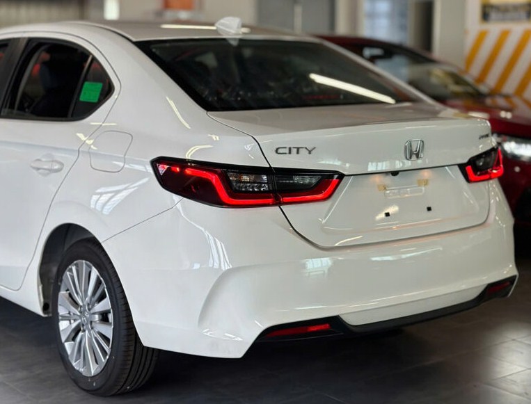 Đánh giá chi tiết Honda City L 2026