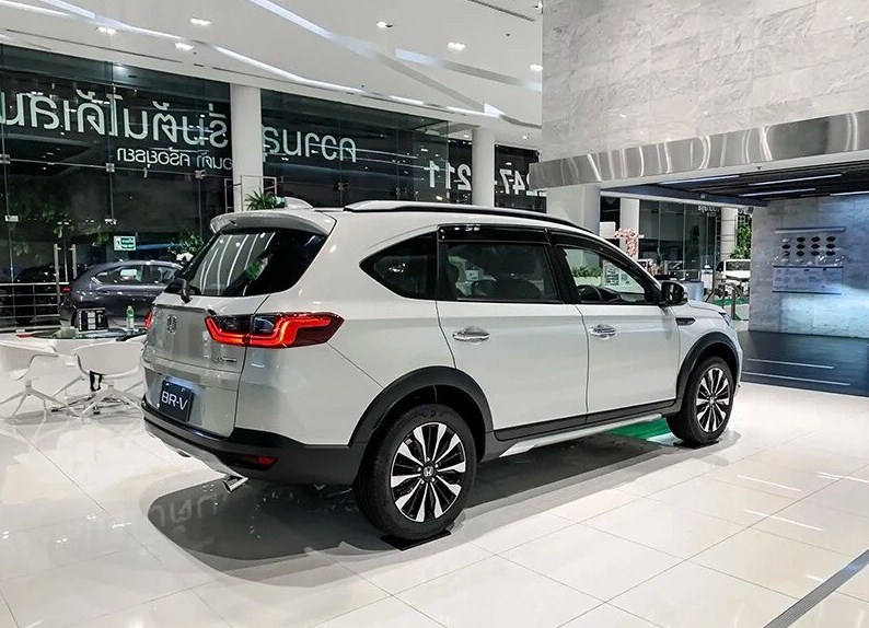 Honda BR-V phiên bản G thiết kế hiện đại và mạnh mẽ