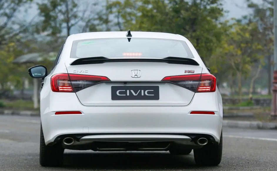Honda Civic E 2025: Sedan Phong Cách Với Hiệu Suất Ấn Tượng