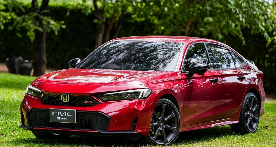 Honda Civic RS Đỏ (VIN 2024): Cháy Hết Mình, Ưu Đãi "Sốc" 85 Triệu Đồng