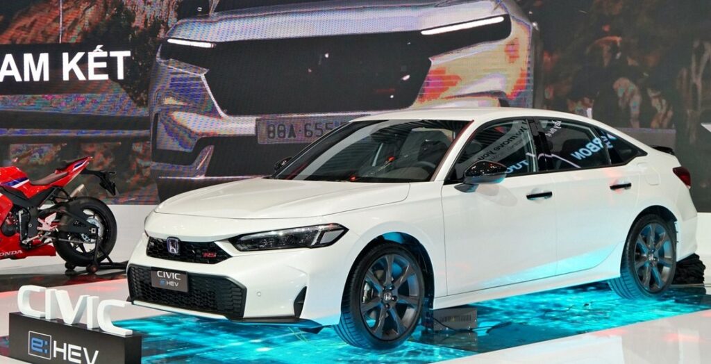 Honda Civic e:HEV: Đỉnh Cao Công Nghệ Hybrid, Ưu Đãi Khủng 60 Triệu Đồng Cùng Bảo Hiểm Trong