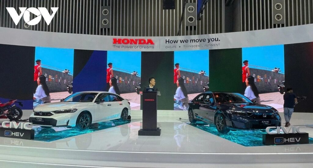 So Sánh Honda Civic 2026 Bản RS vs Bản Tiêu Chuẩn: Đâu là Lựa Chọn Tối Ưu cho Người Dùng Việt?