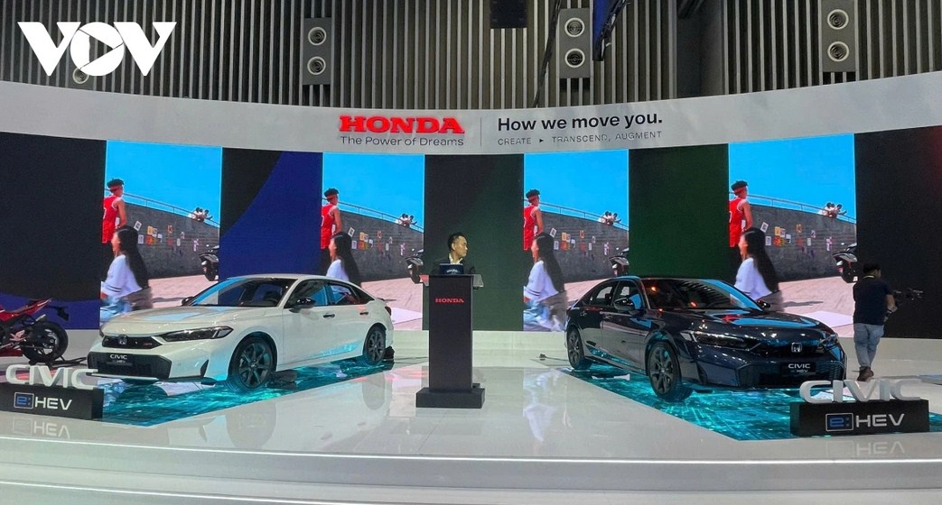 So Sánh Honda Civic 2026 Bản RS vs Bản Tiêu Chuẩn: Đâu là Lựa Chọn Tối Ưu cho Người Dùng Việt?