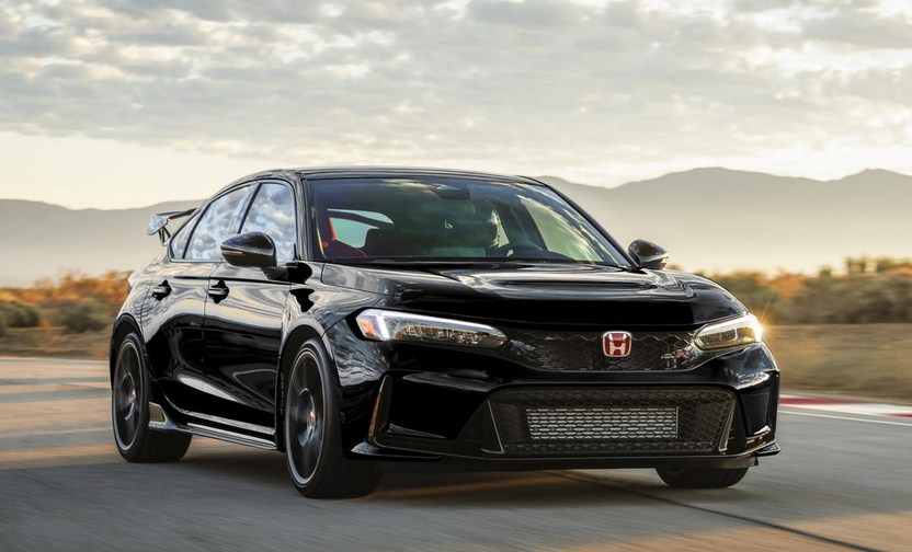 So sánh Honda Civic và Hyundai Elantra: Hai đối thủ đáng chú ý trong phân khúc sedan cỡ nhỏ